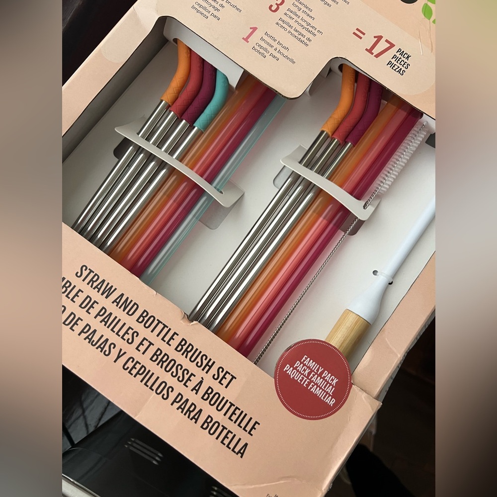 Ello Straw and Bottle Brush Set Family Pack, 17 Pieces